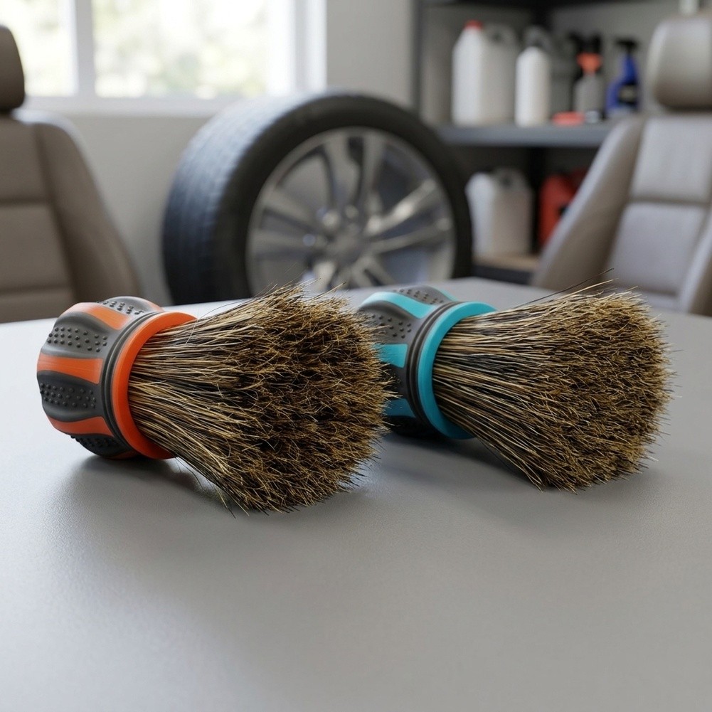 Dirt Brush Interior - فرشاة تنظيف داخلية للسيارات، مثالية لتنظيف